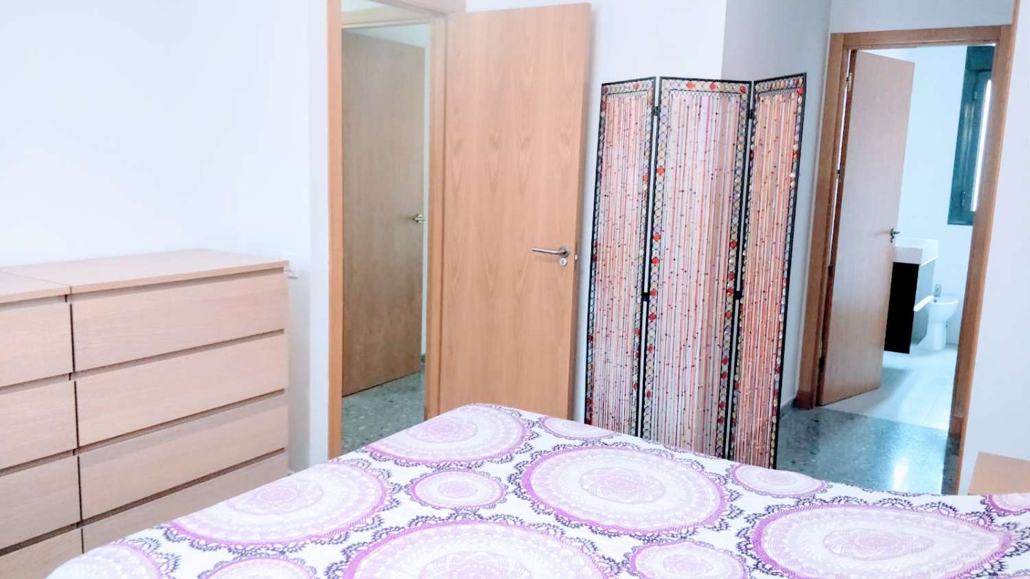 Piso super luminoso 2 dormitorios 2 baños , terraza Y Parking