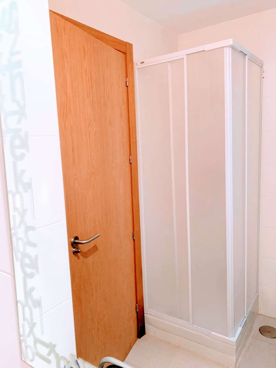 Piso super luminoso 2 dormitorios 2 baños , terraza Y Parking