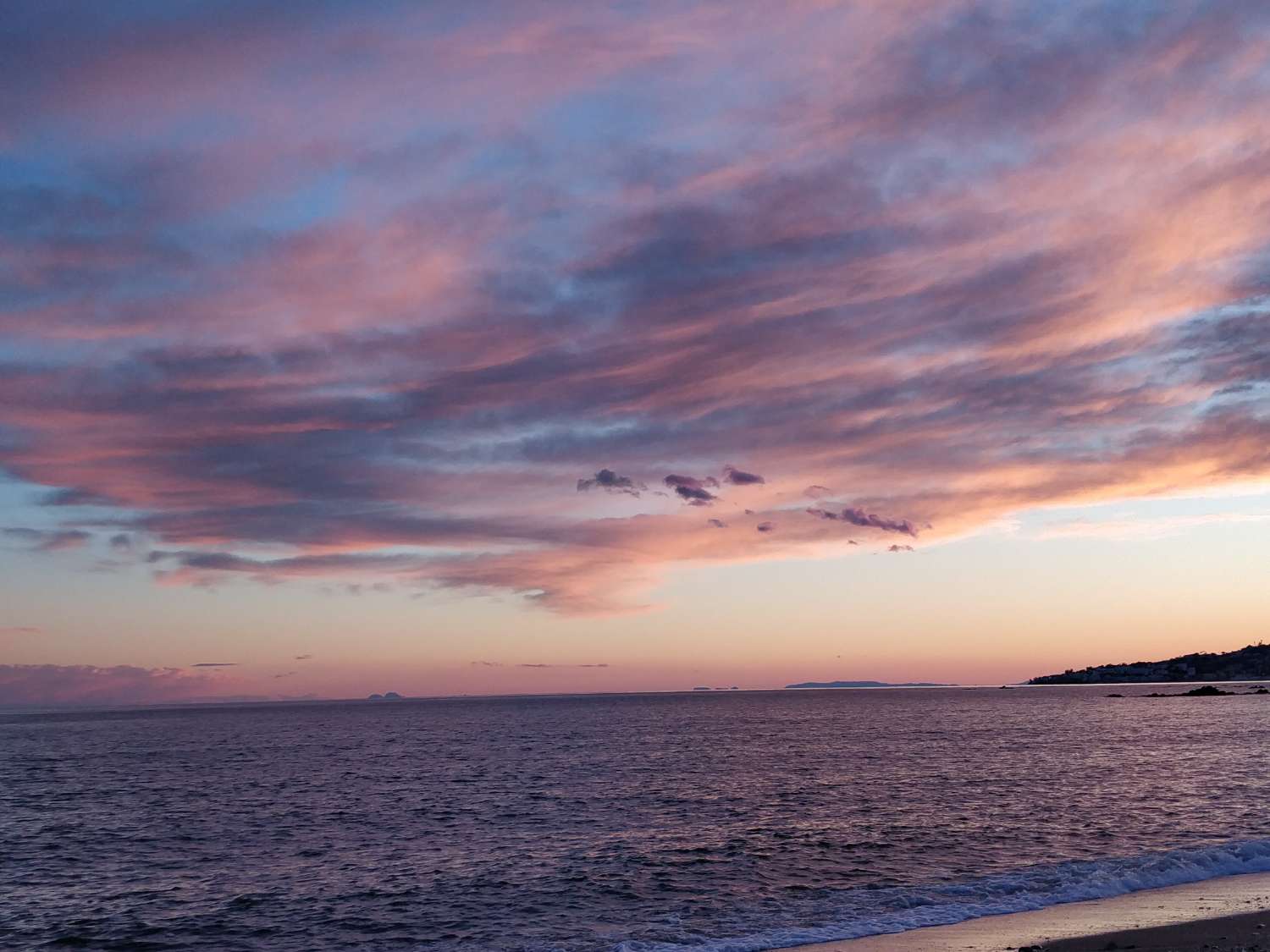 Encantadora villa independiente a 5 minutos de Playa del Charcón, cerca del faro de Calaburras.