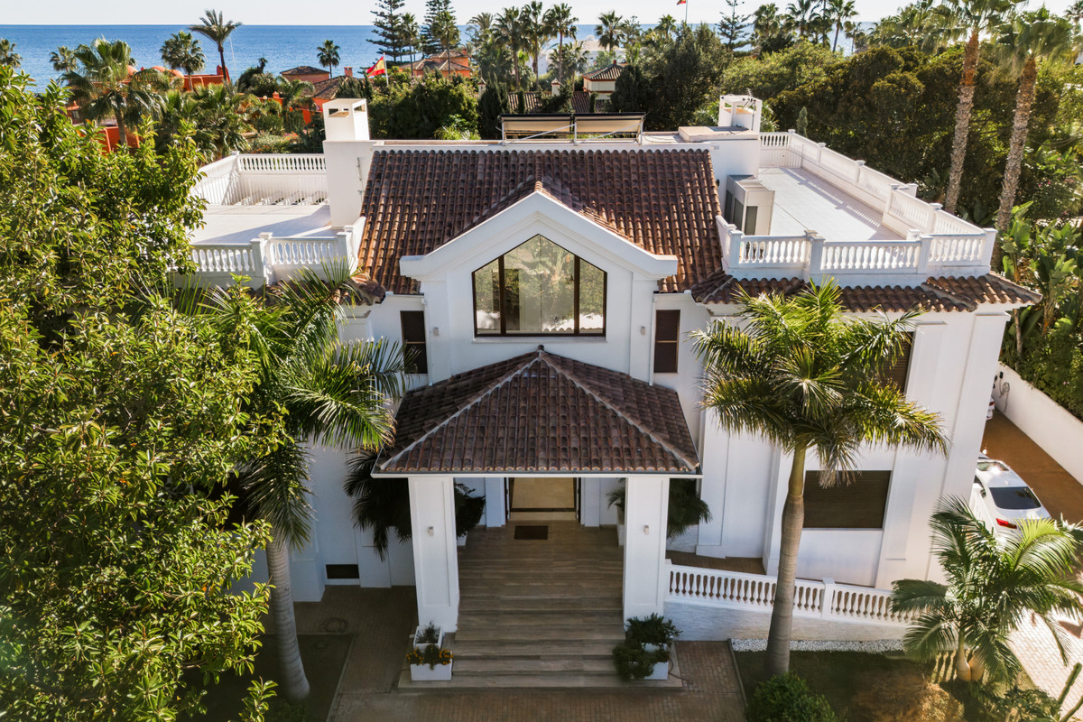Villa til salg i Estepona