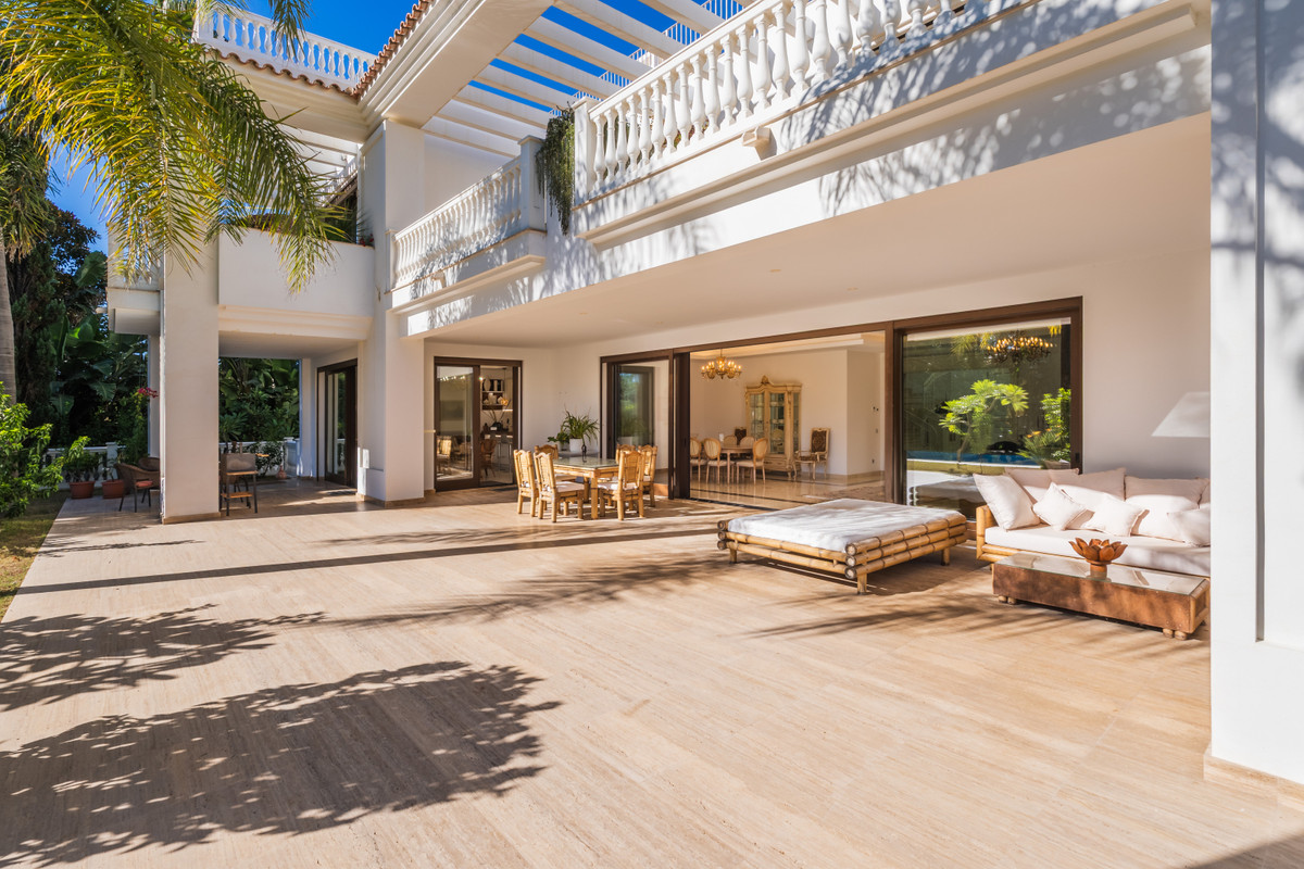 Villa til salg i Estepona