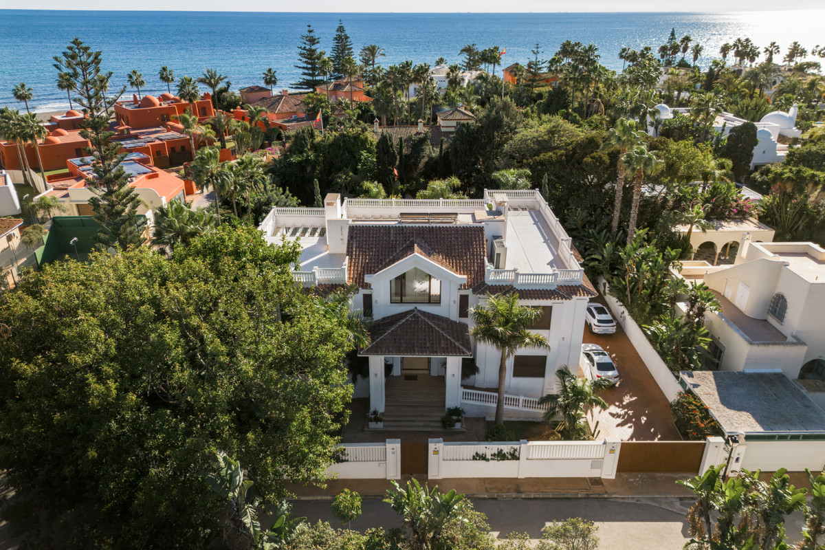 Villa til salg i Estepona