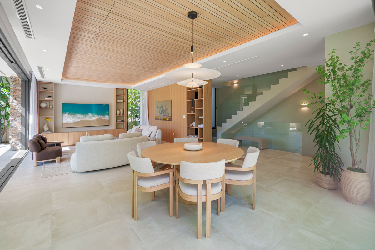 Villa en venta en Estepona