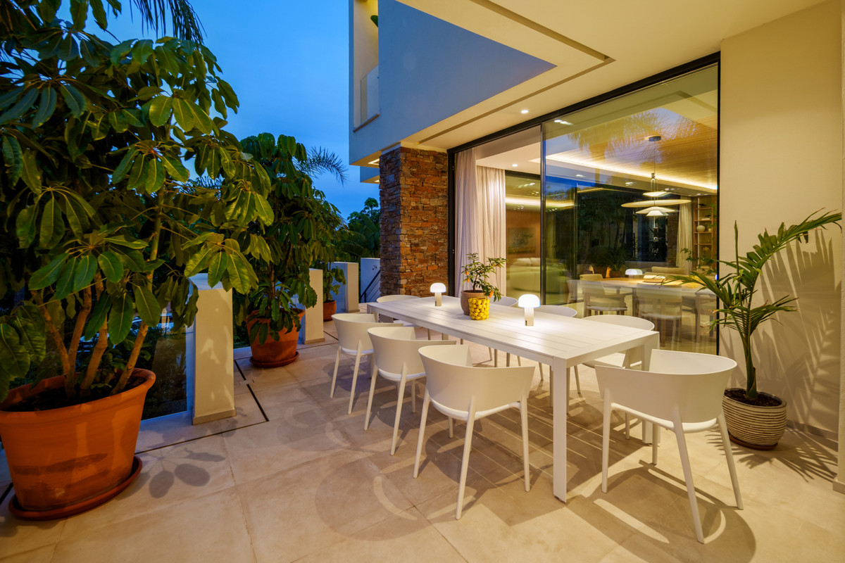Villa en venta en Estepona
