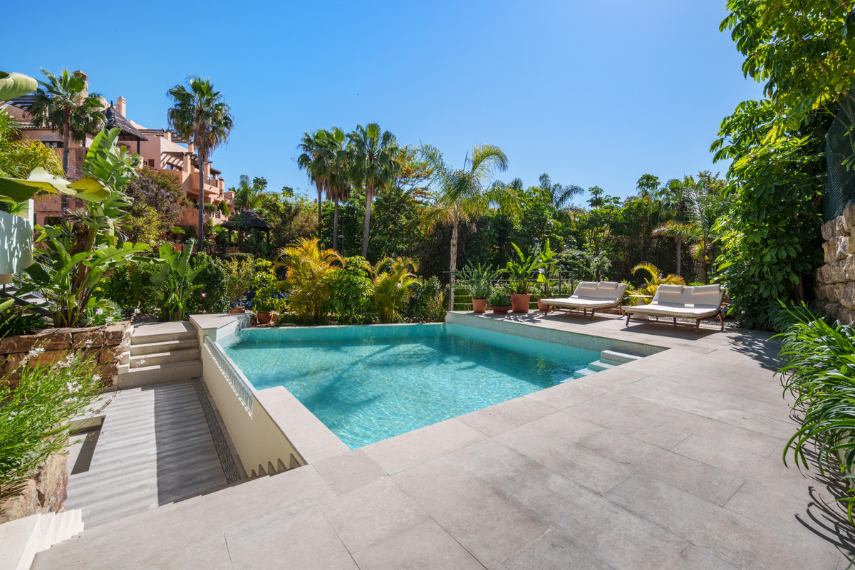 Villa en venta en Estepona