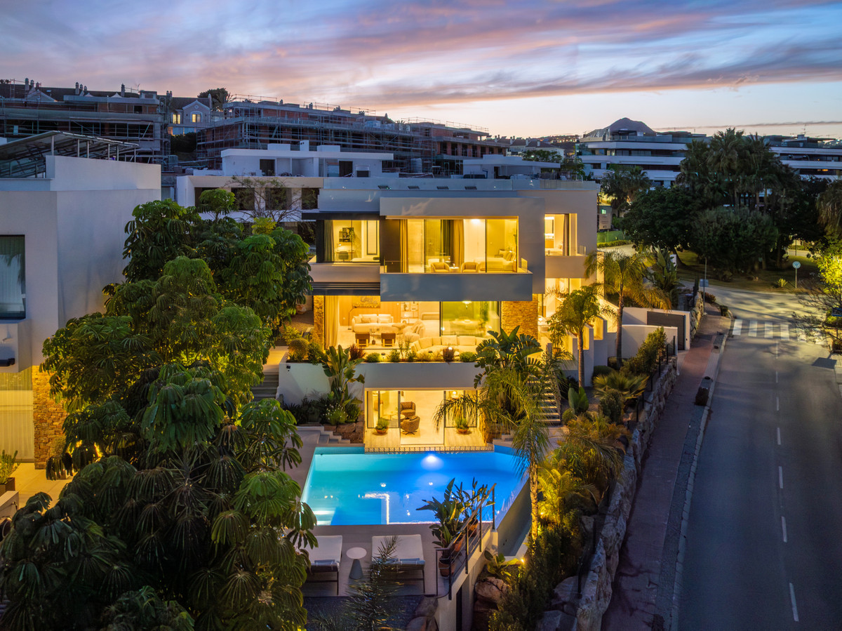 Villa en venta en Estepona