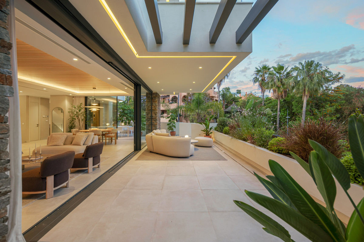 Villa en venta en Estepona