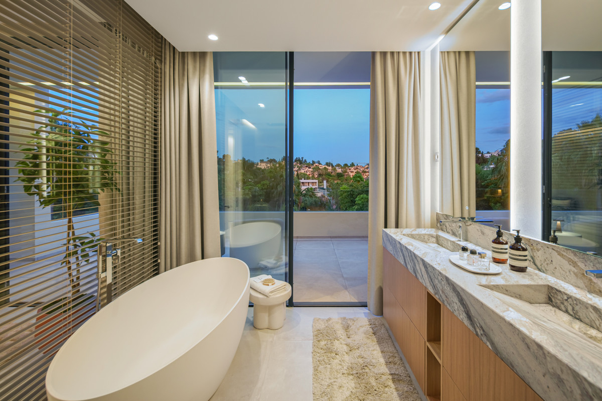 Villa en venta en Estepona