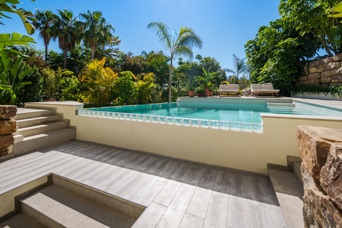 Villa en venta en Estepona