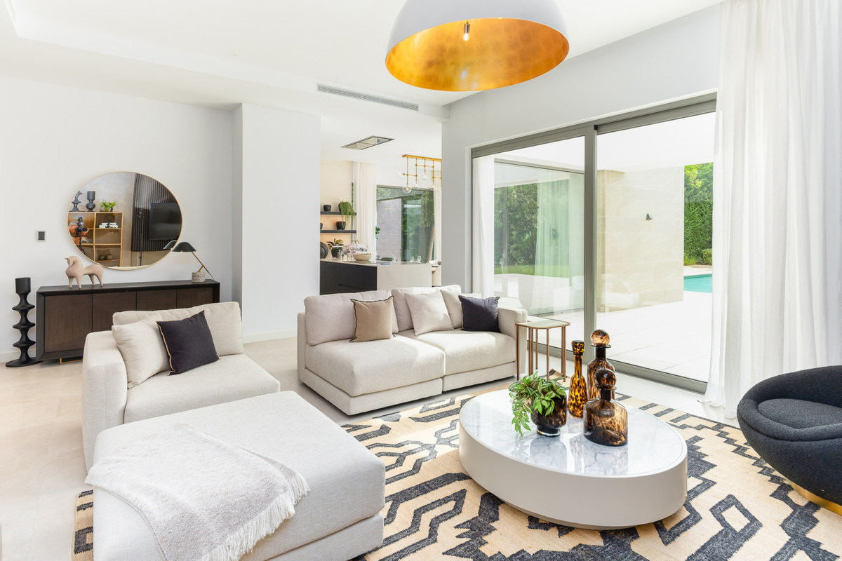 Villa en venta en Estepona