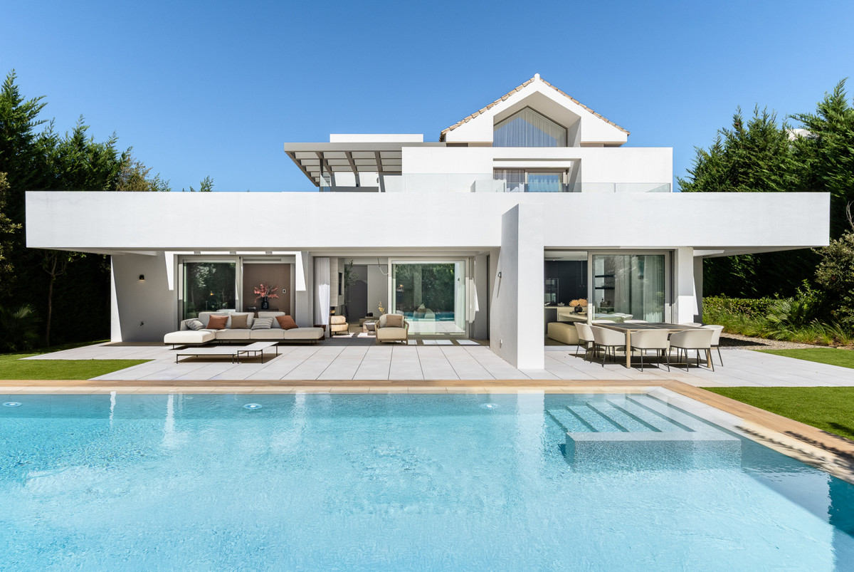 Villa en venta en Estepona