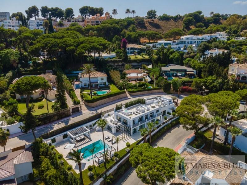 Villa til salg i Nueva Andalucía (Marbella)