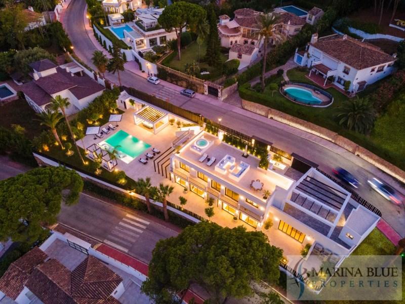 Villa til salg i Nueva Andalucía (Marbella)