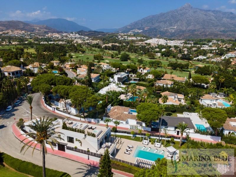 Villa for sale in Nueva Andalucía (Marbella)