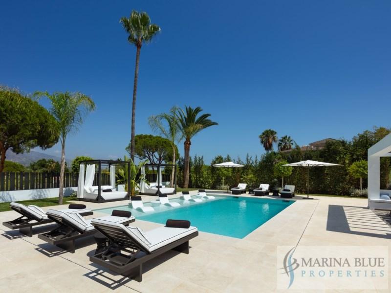 Villa for sale in Nueva Andalucía (Marbella)