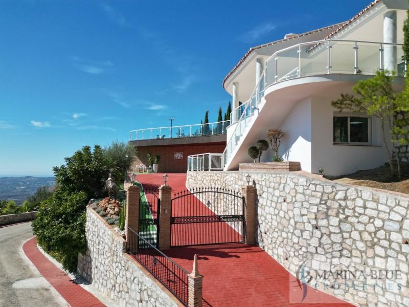 Villa for sale in Valtocado - La Alquería - La Atalaya (Mijas)