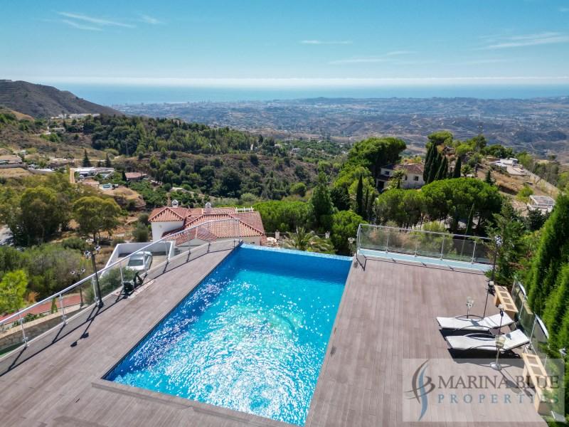 Villa for sale in Valtocado - La Alquería - La Atalaya (Mijas)