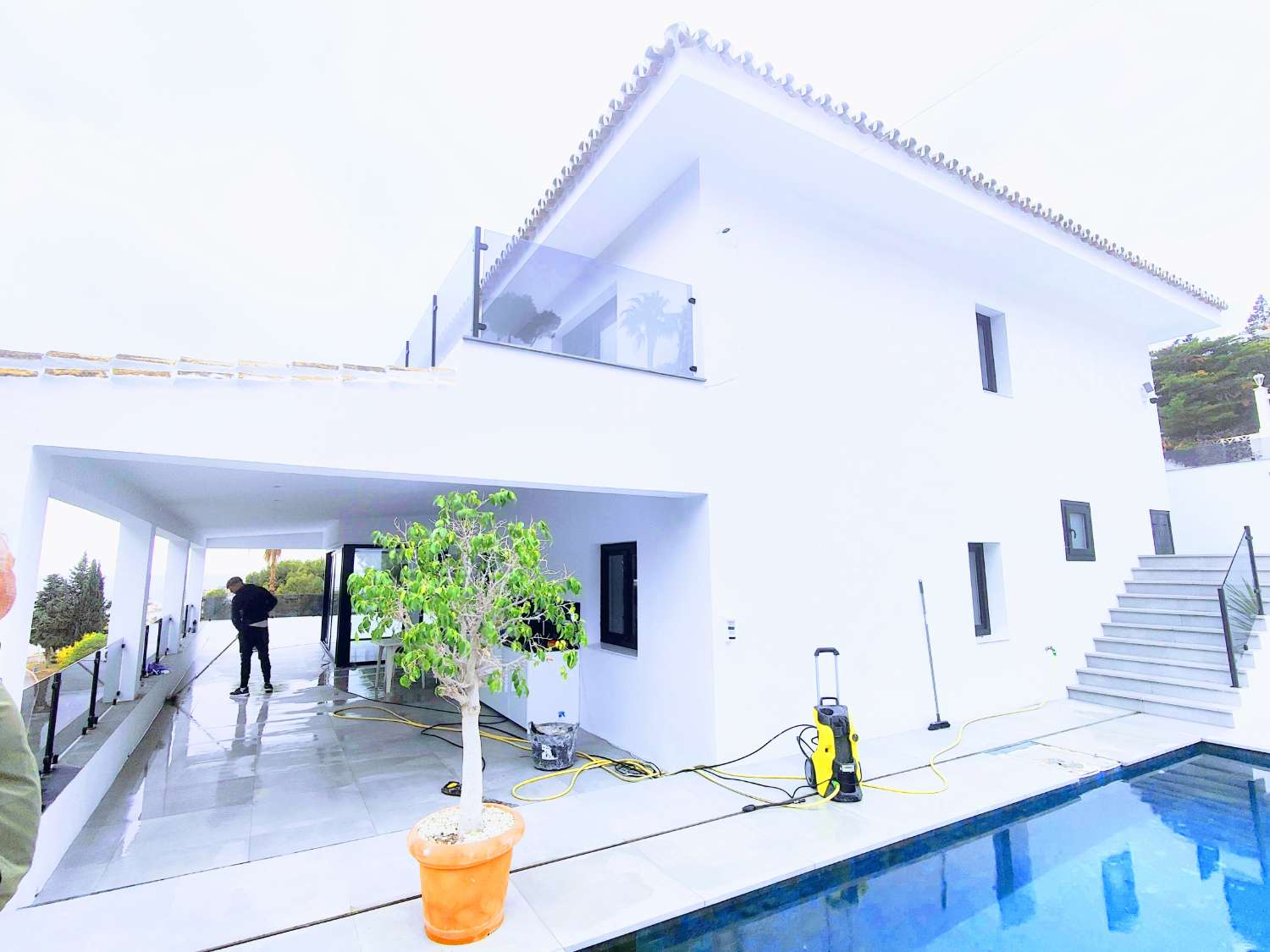 Spektakuläre Villa in La Cala de Mijas, 677 Meter direkt vom Strand entfernt und mit Meerblick.