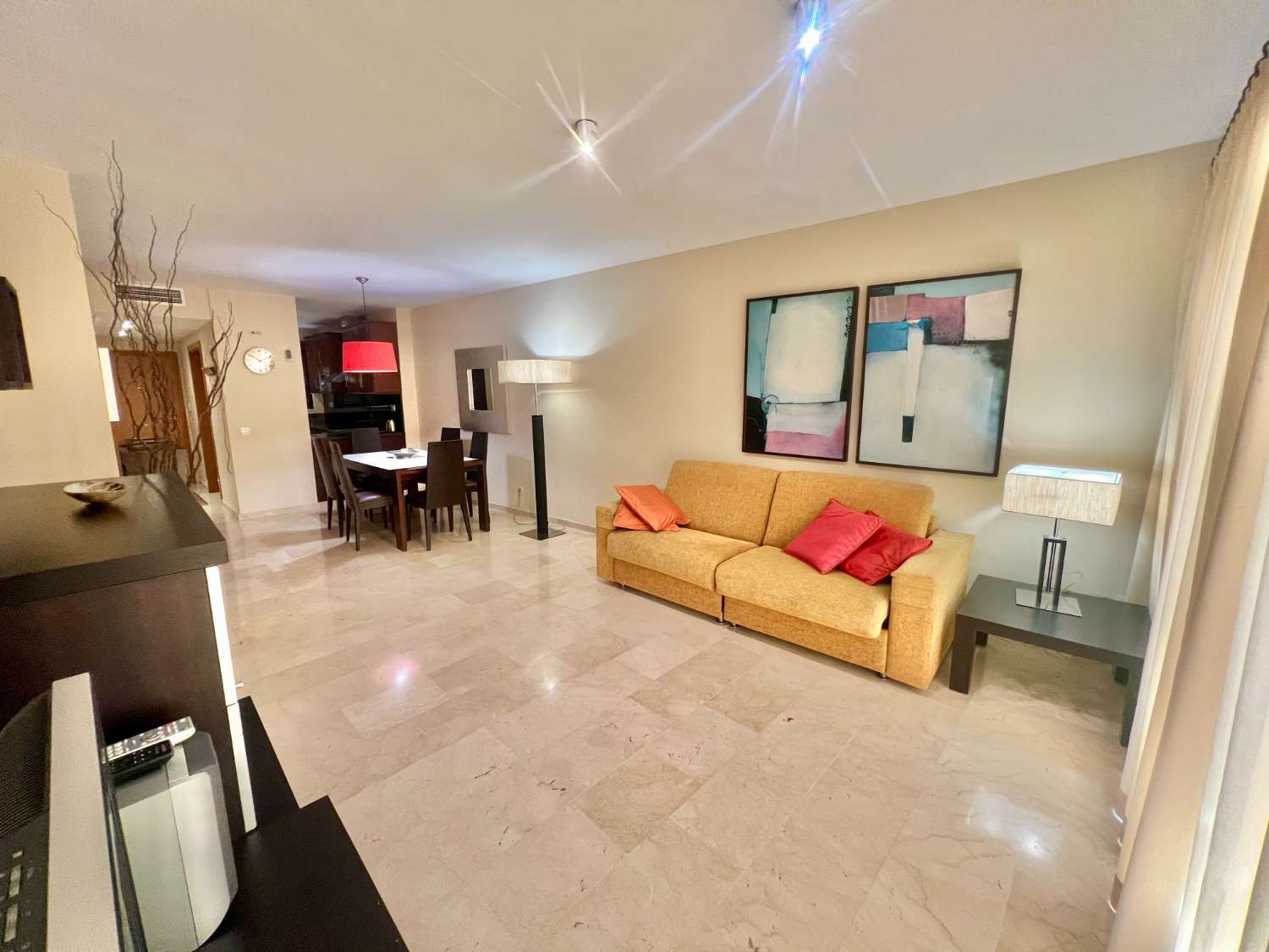 Piso de Lujo de 2 dormitorios  en Malibu Mansion