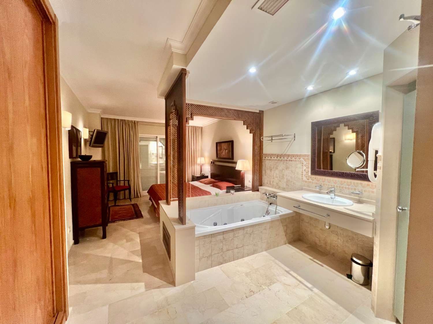 Piso de Lujo de 2 dormitorios  en Malibu Mansion
