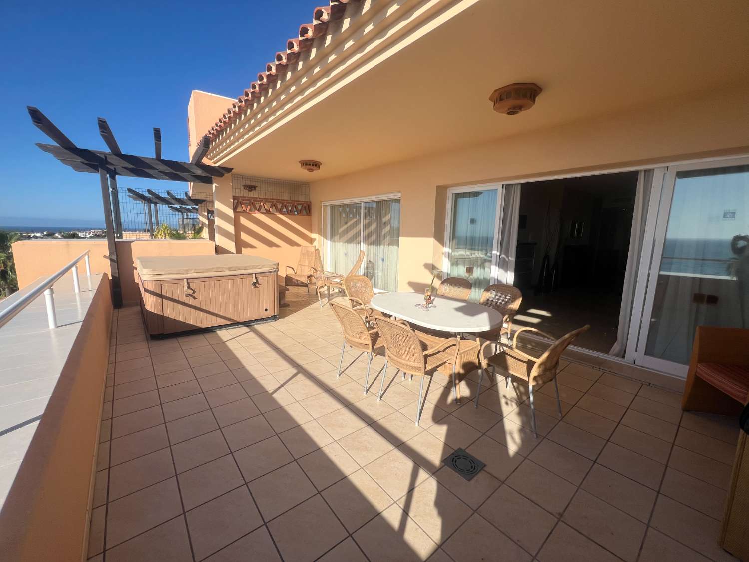 Piso de Lujo de 2 dormitorios  en Malibu Mansion