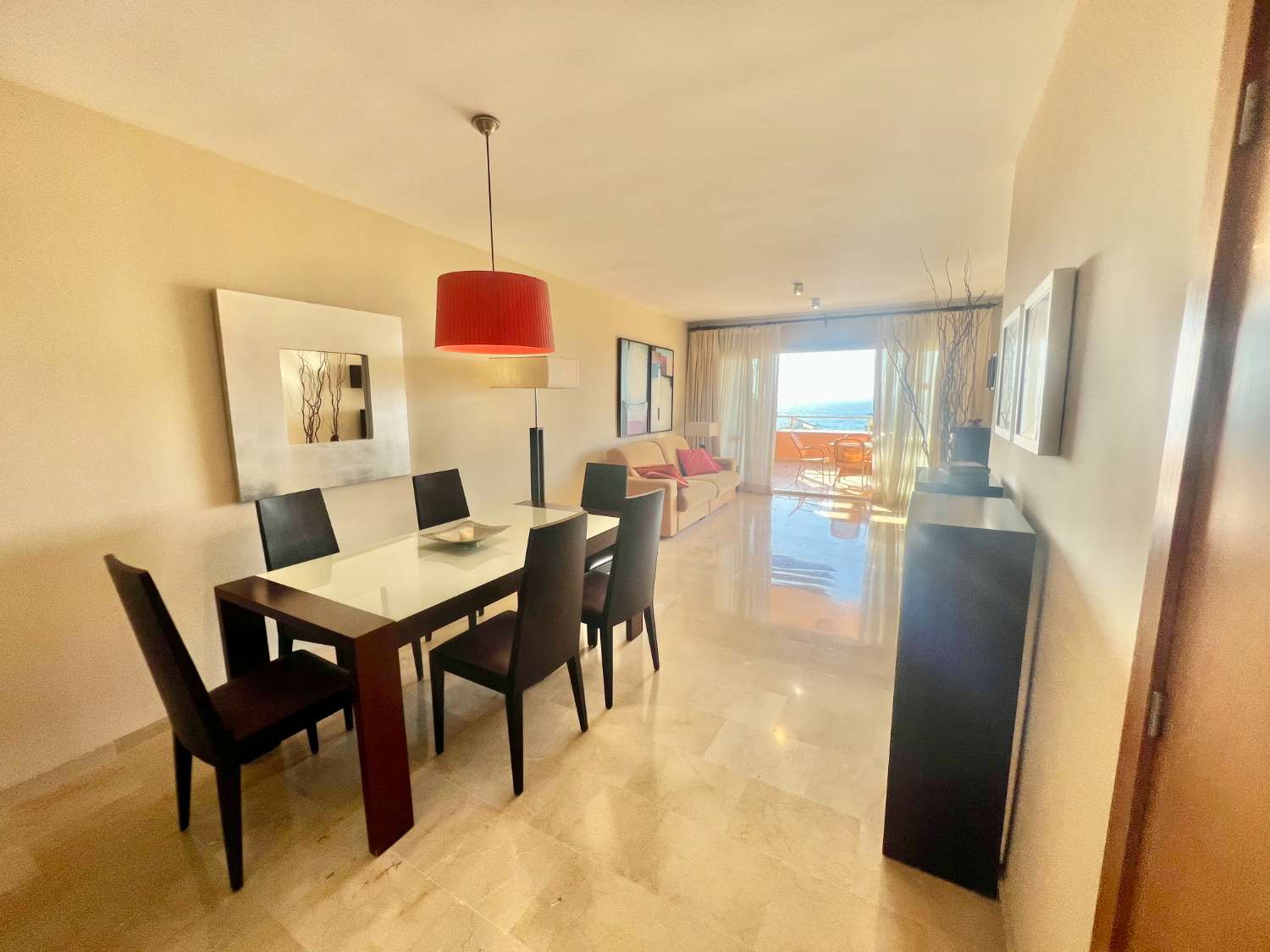 Piso de Lujo de 2 dormitorios  en Malibu Mansion