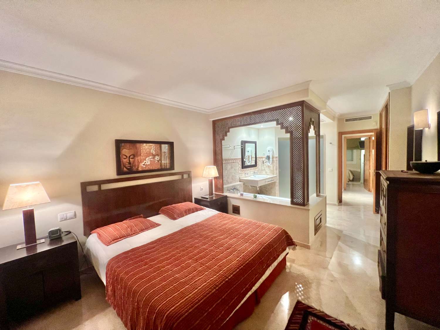 Piso de Lujo de 2 dormitorios  en Malibu Mansion