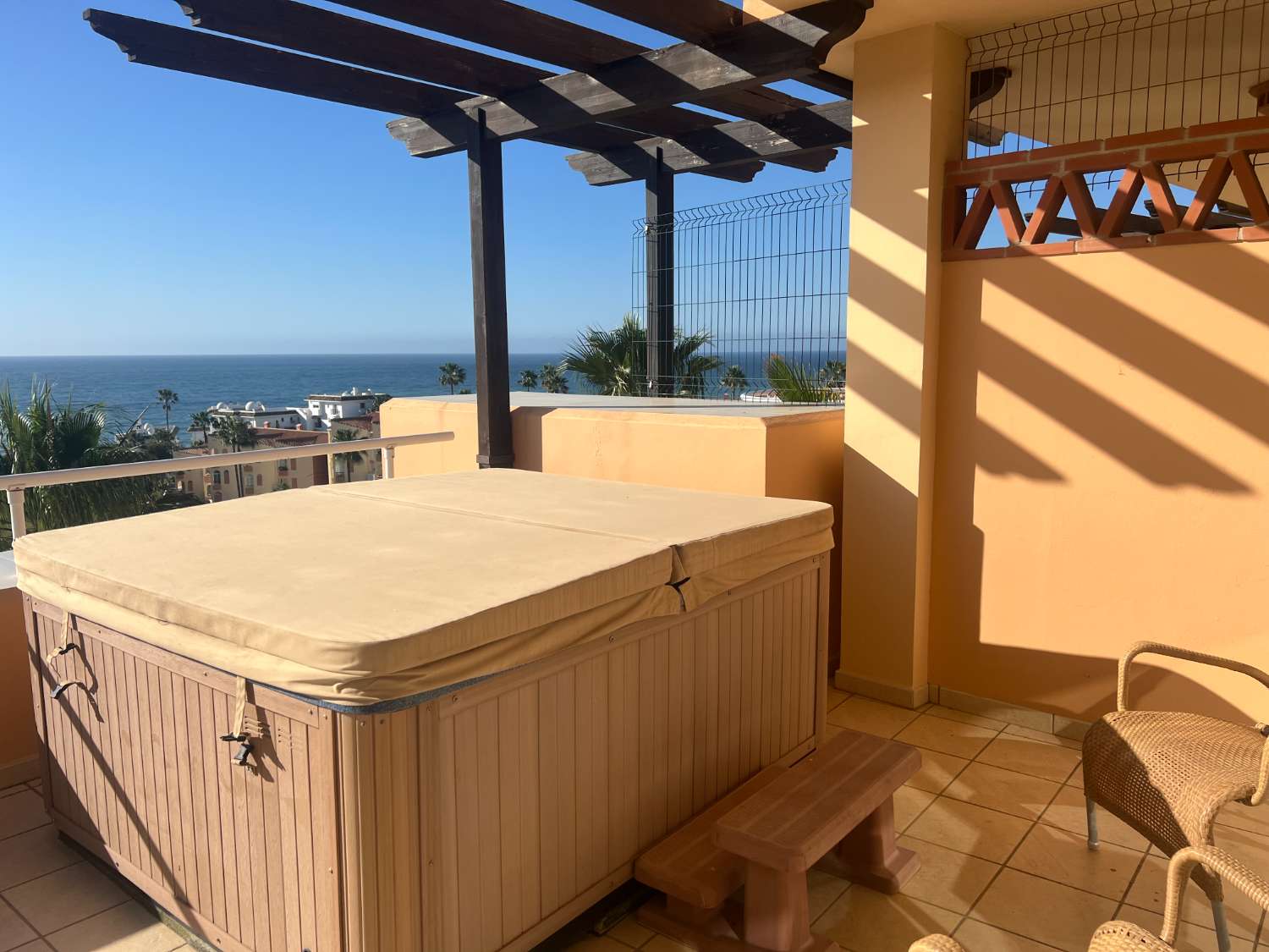 Piso de Lujo de 2 dormitorios  en Malibu Mansion