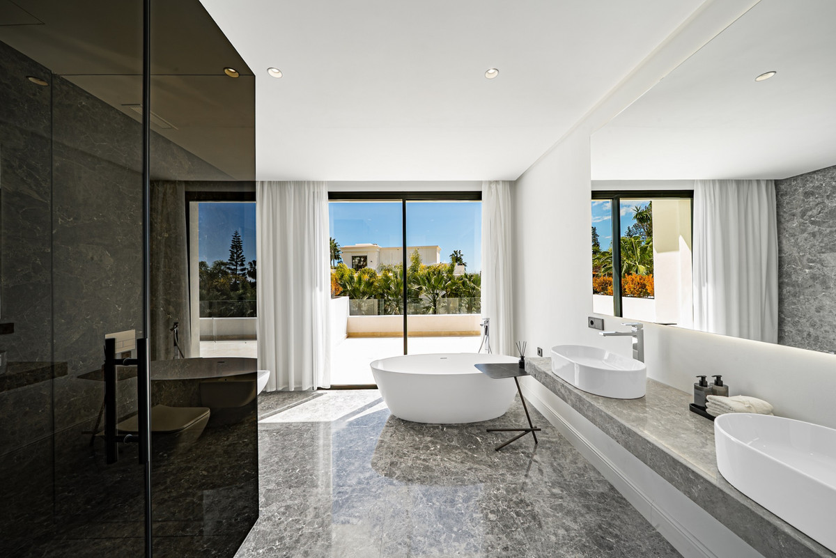 Villa en venta en Nagüeles-Milla de Oro (Marbella)