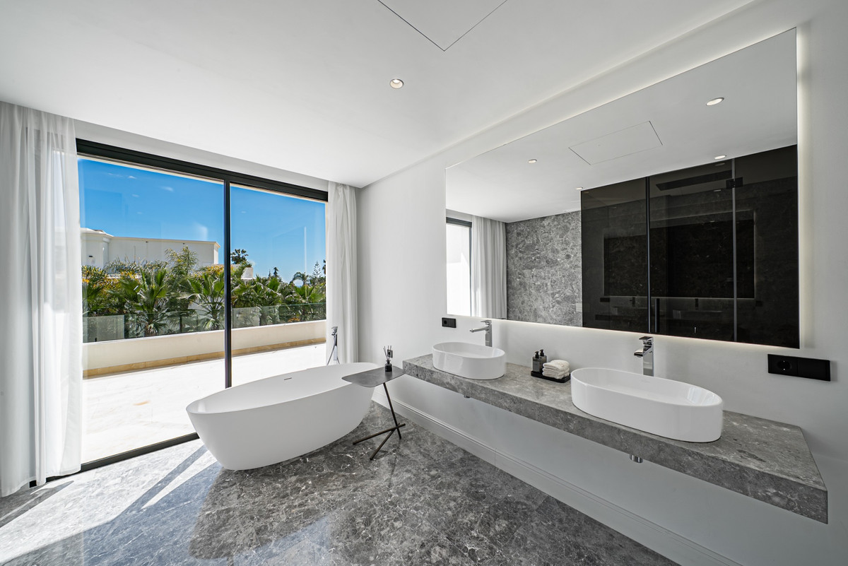 Villa en venta en Nagüeles-Milla de Oro (Marbella)