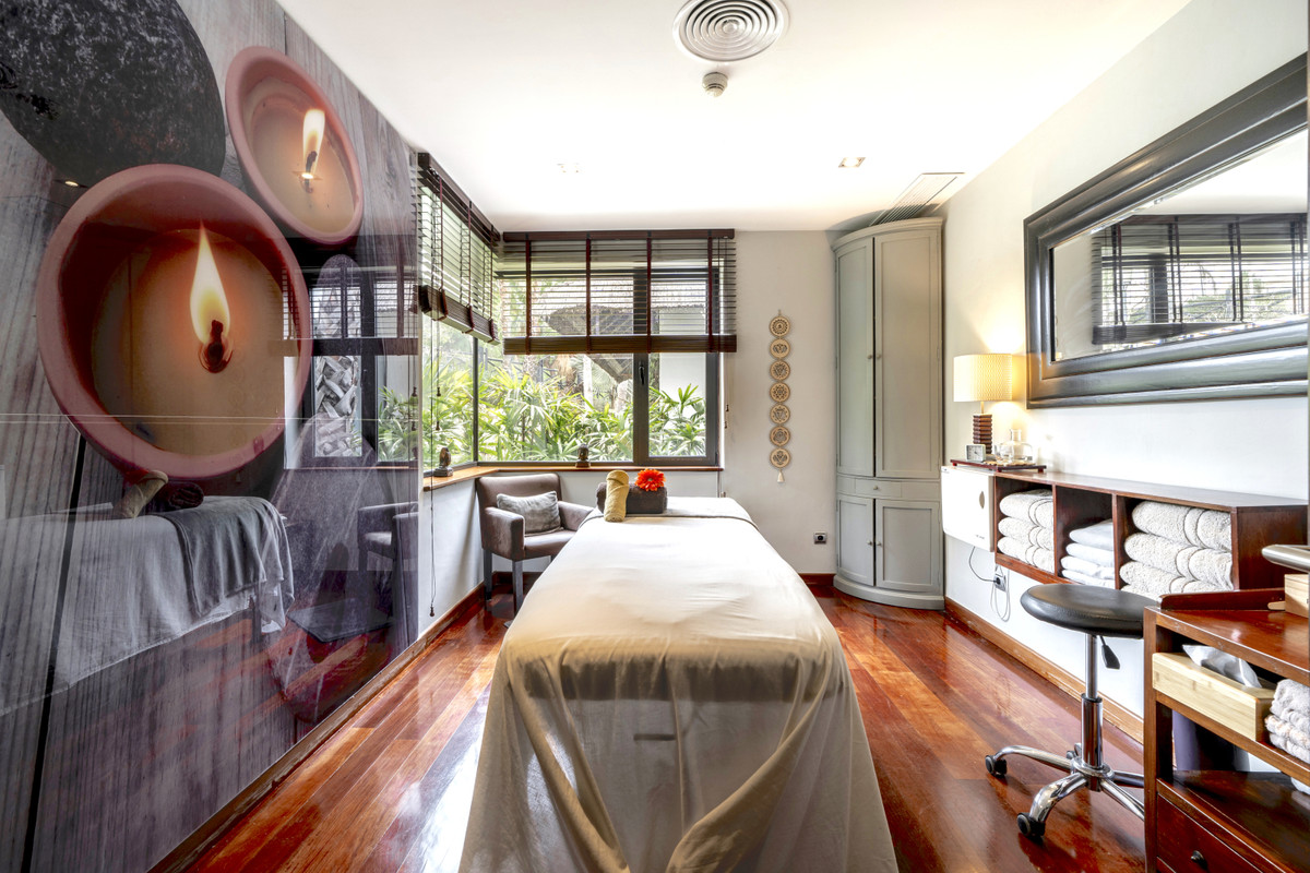 Villa en venta en Estepona