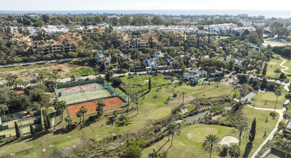 Villa en venta en Estepona