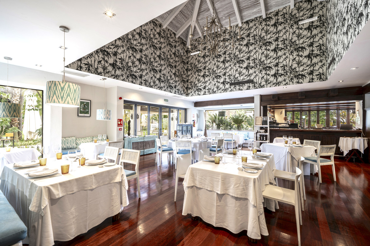 Villa en venta en Estepona