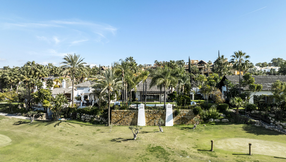 Villa en venta en Estepona
