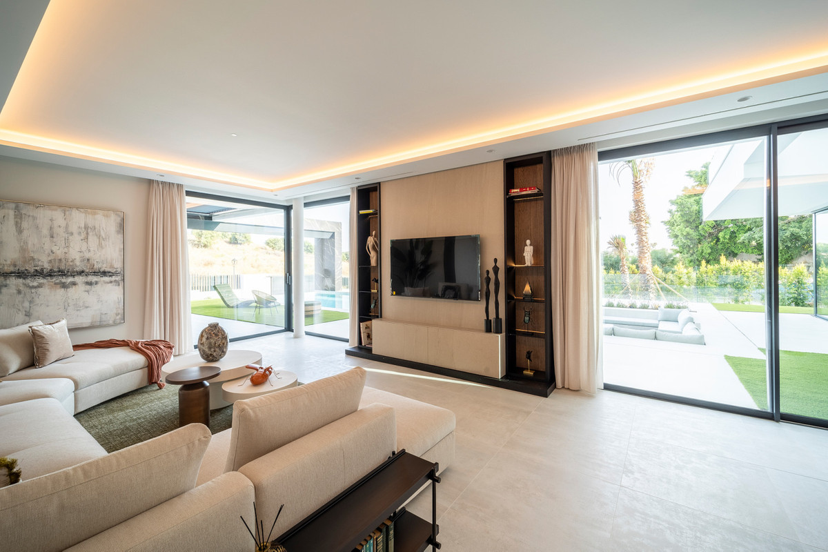 Villa en venta en El Paraíso (Benahavís)