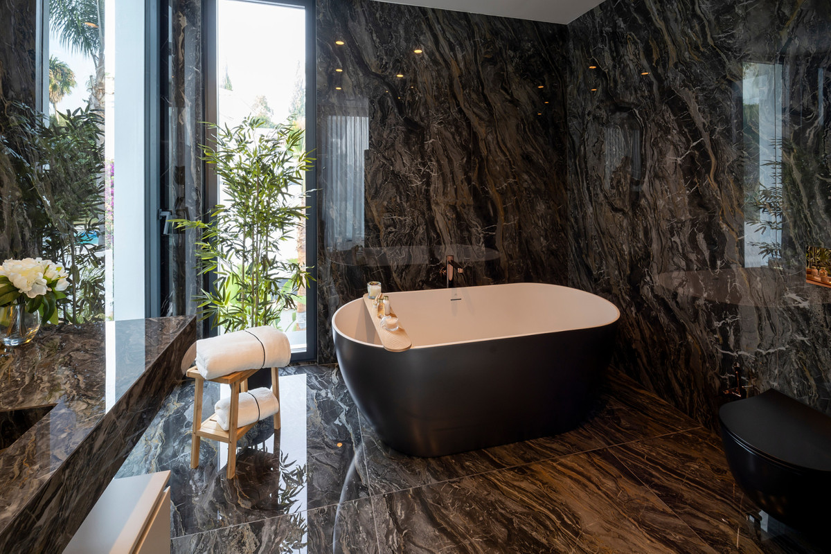 Villa en venta en El Paraíso (Benahavís)