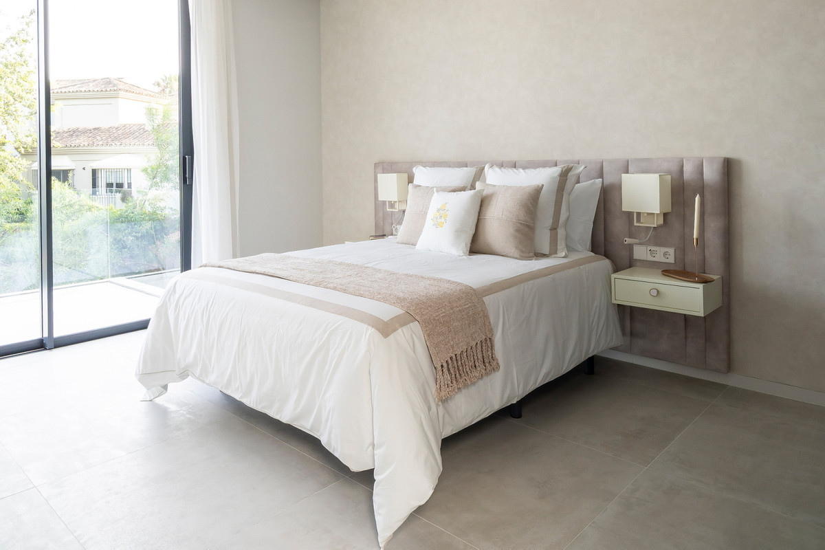 Villa en venta en El Paraíso (Benahavís)