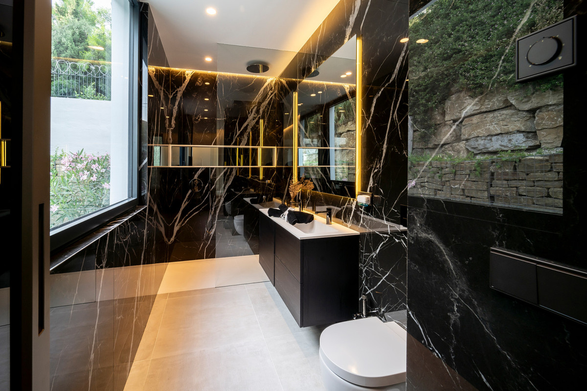 Villa en venta en El Paraíso (Benahavís)