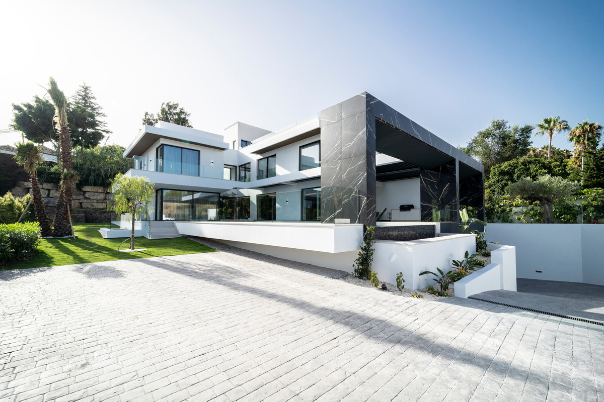 Villa en venta en El Paraíso (Benahavís)