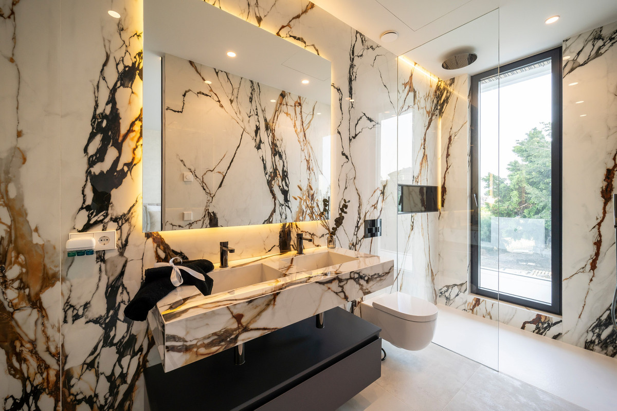 Villa en venta en El Paraíso (Benahavís)