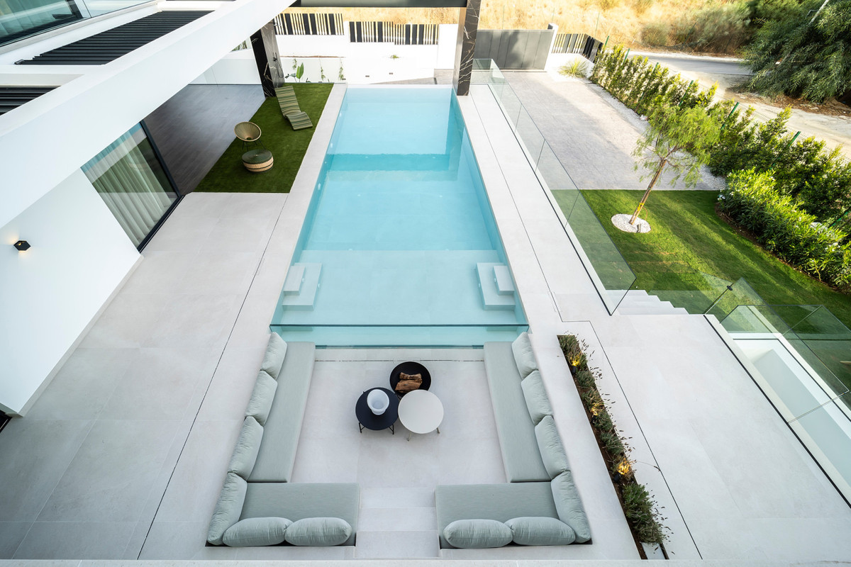 Villa en venta en El Paraíso (Benahavís)