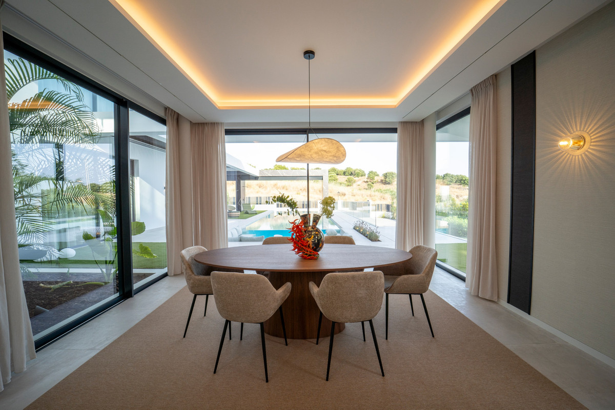 Villa en venta en El Paraíso (Benahavís)