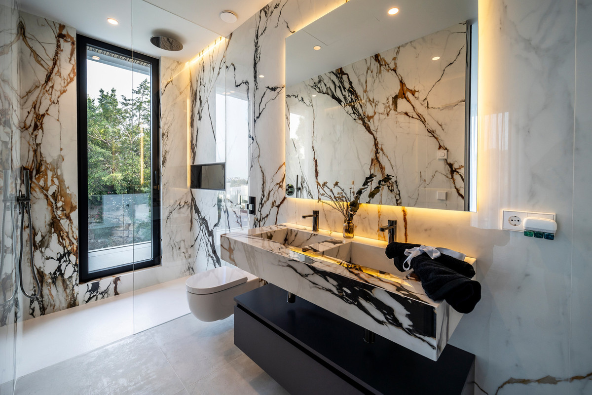 Villa en venta en El Paraíso (Benahavís)