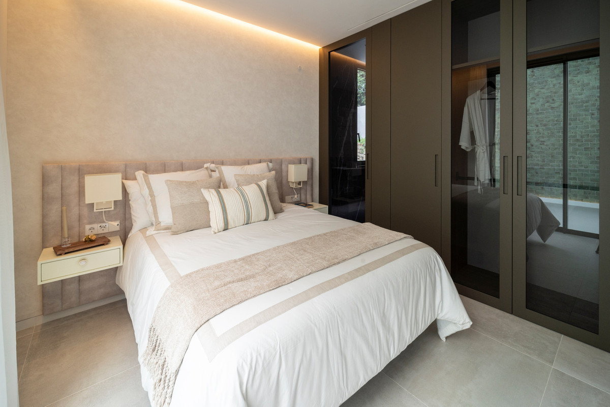 Villa en venta en El Paraíso (Benahavís)