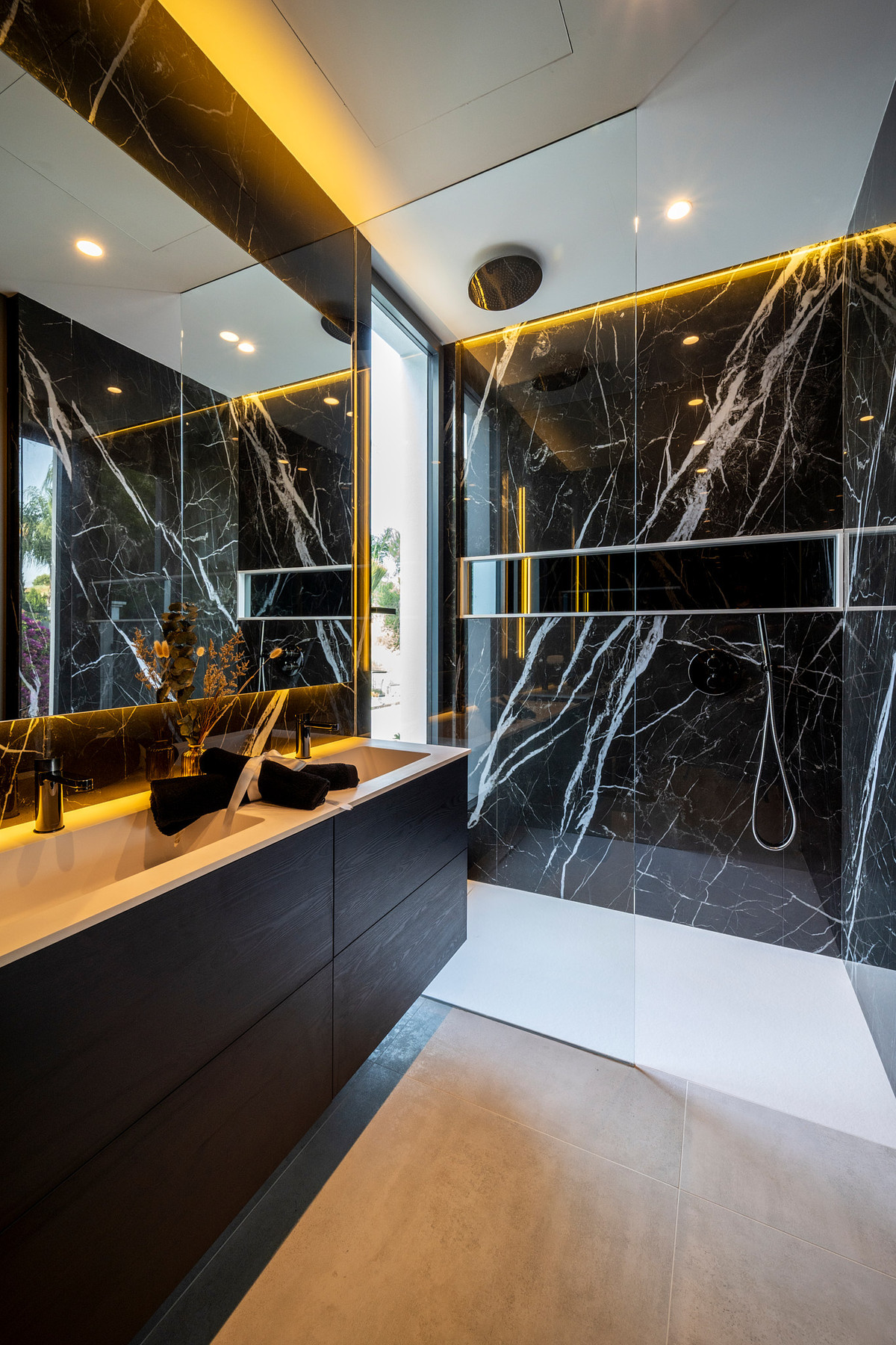 Villa en venta en El Paraíso (Benahavís)