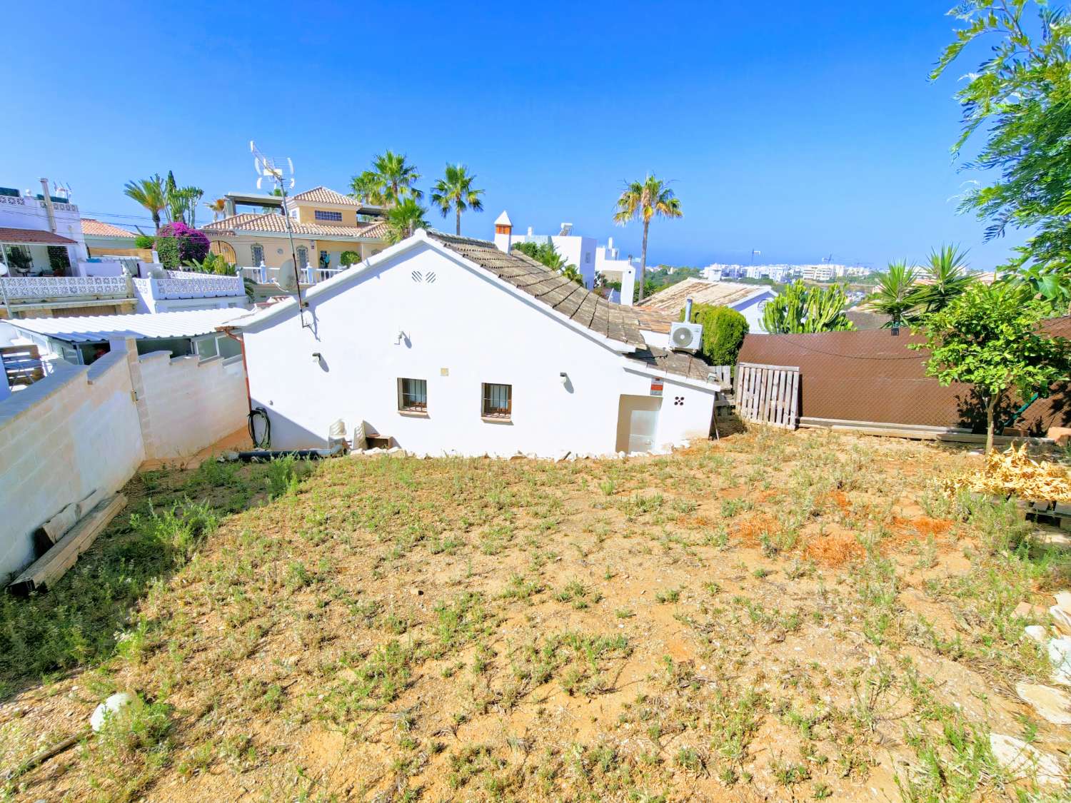Charming detached villa 5 minutes from Playa del Charcon, near the Calaburras lighthouse
