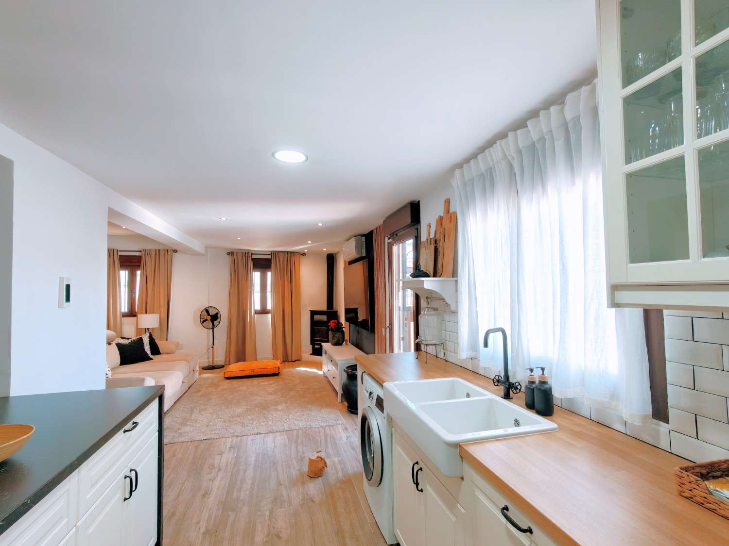 Charming detached villa 5 minutes from Playa del Charcon, near the Calaburras lighthouse