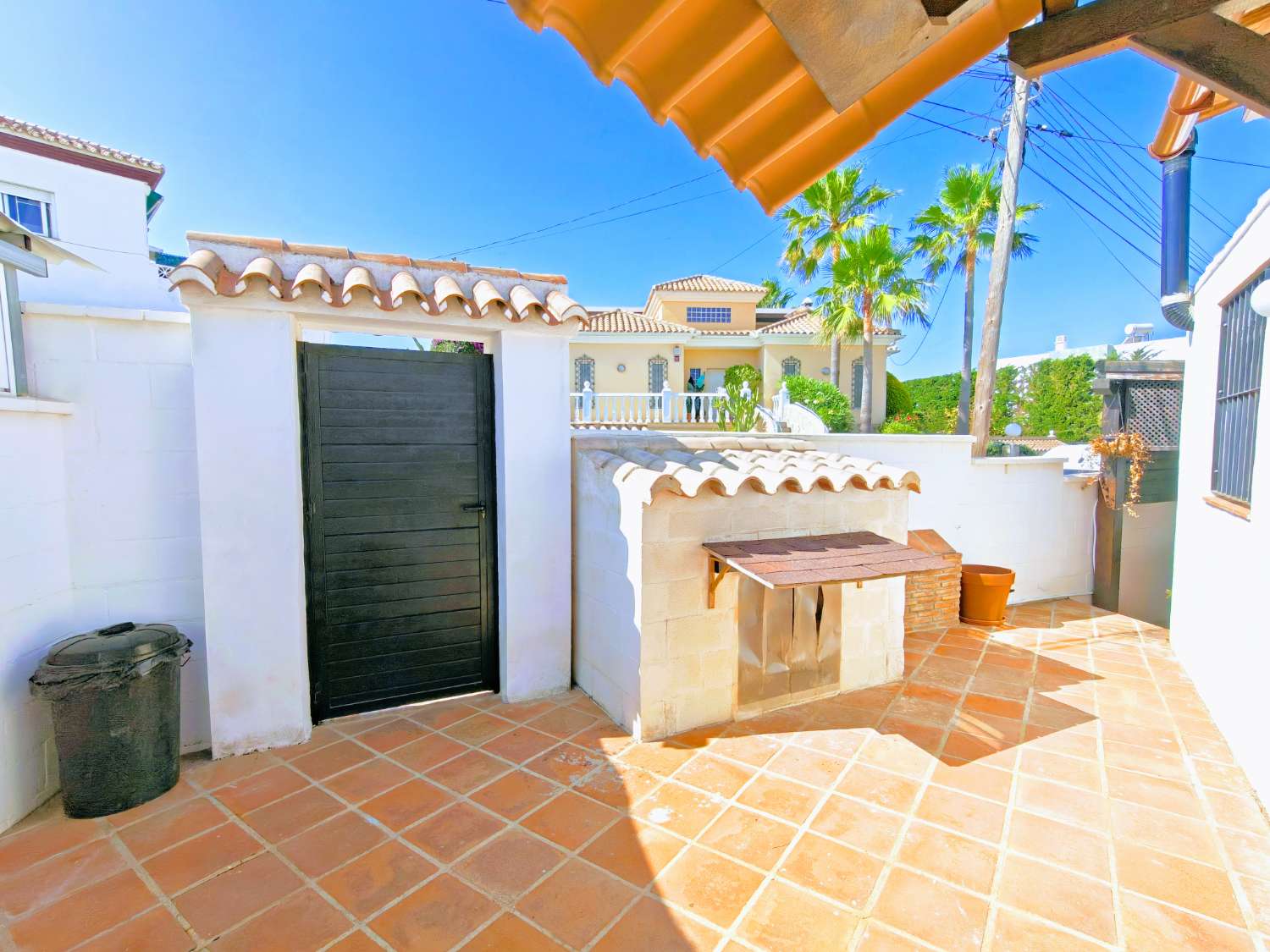 Charming detached villa 5 minutes from Playa del Charcon, near the Calaburras lighthouse