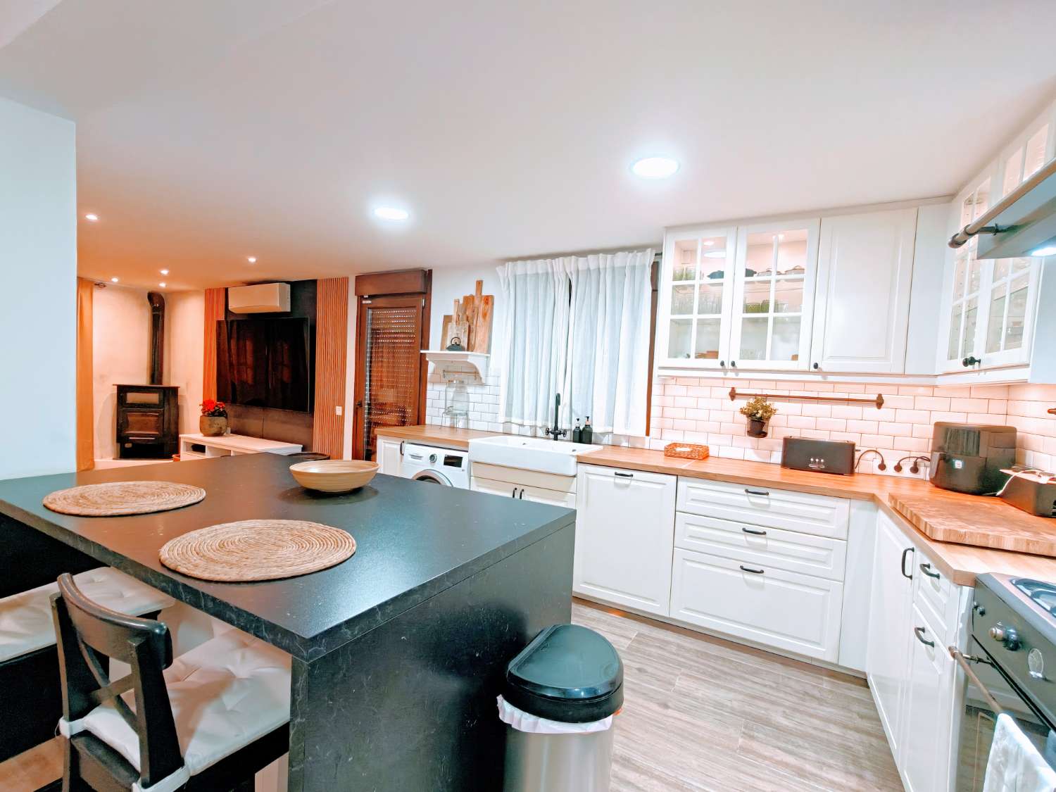 Charming detached villa 5 minutes from Playa del Charcon, near the Calaburras lighthouse