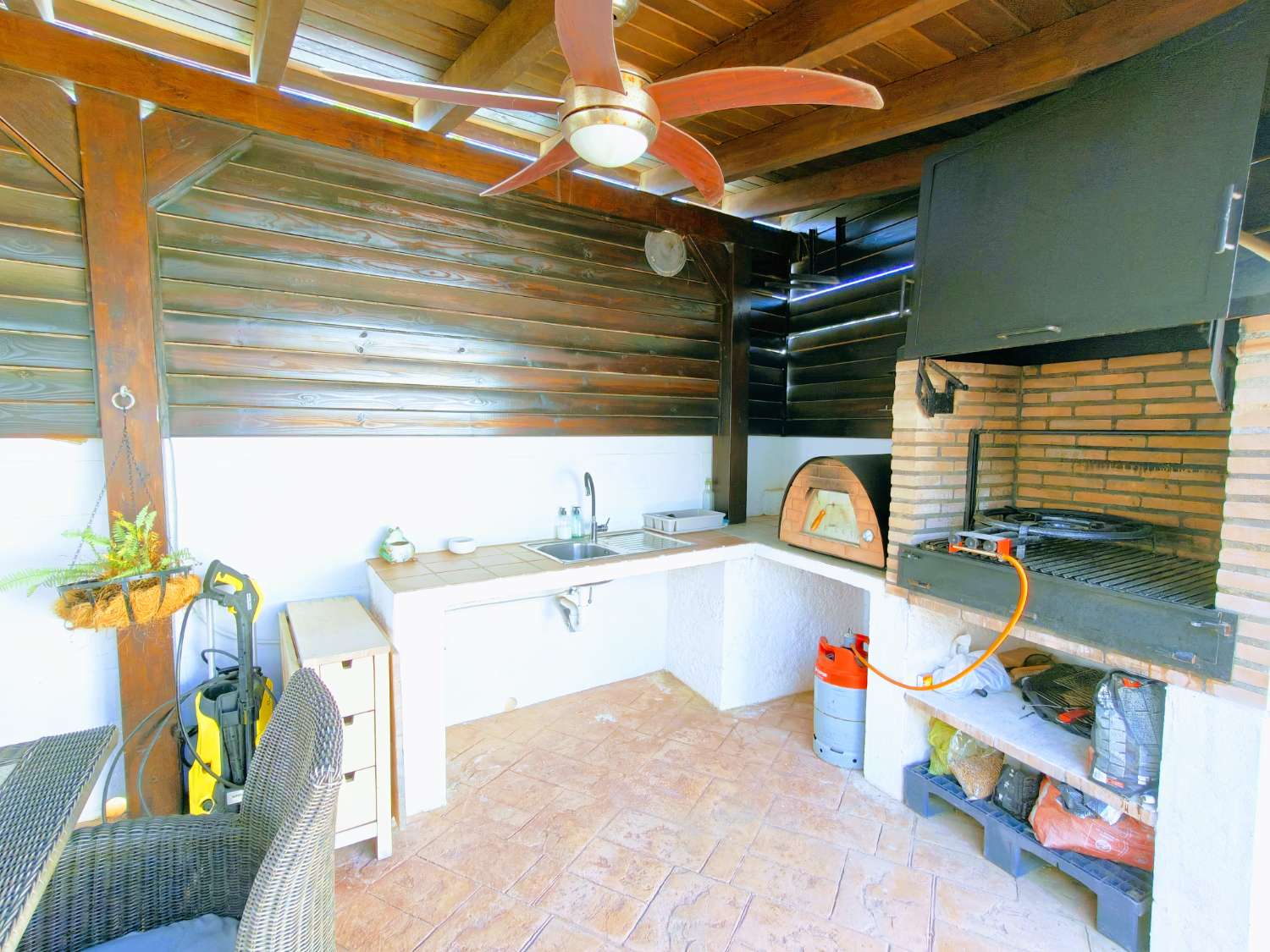 Charming detached villa 5 minutes from Playa del Charcon, near the Calaburras lighthouse